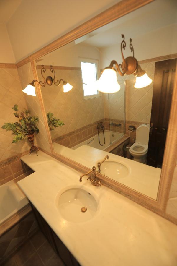 In White Villa لاغونيسي المظهر الخارجي الصورة